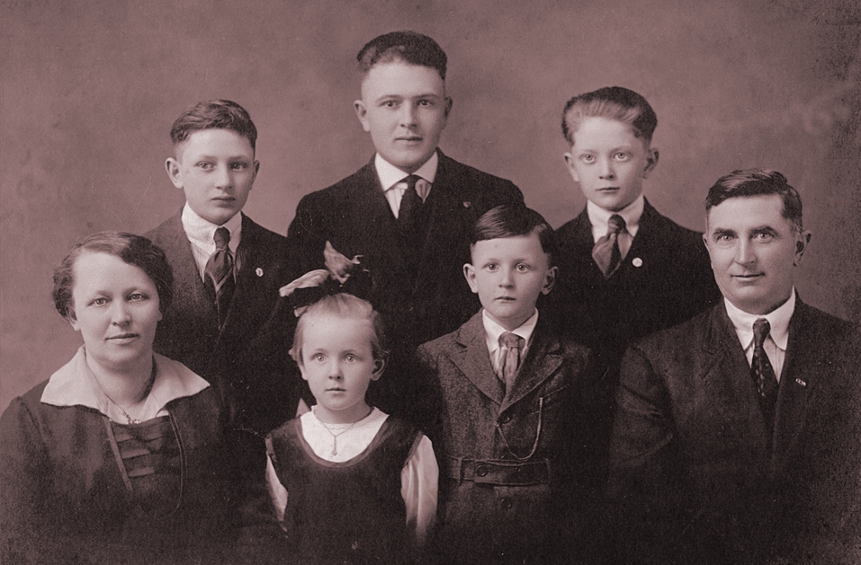 The Family of Lewis Miller Wogamon & Sylvia Blanche Kissel, ca. 1920